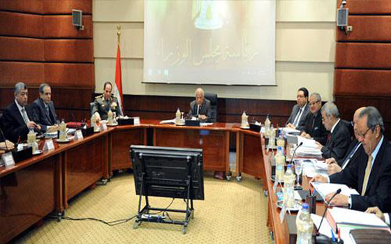   مصر اليوم - محلب يُؤكِّد أنَّ اختيار الوزارات السِّياديَّة وعلى رأسها الدِّفاع يُحدِّدها الرَّئيس